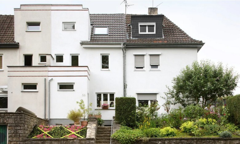 anno 1930 Eckgrundstück mit Doppelhaus-Hälfte