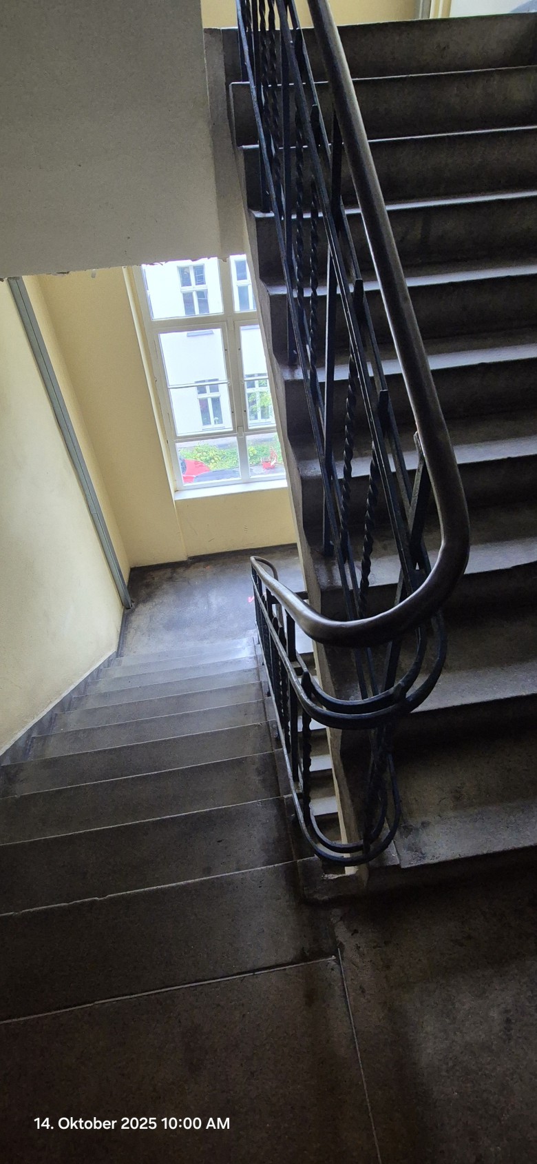 Wrangelkiez Kappendecken Loft beste Kiezlage ruhig vermietet oder asap leer Wohnen und Arbeiten