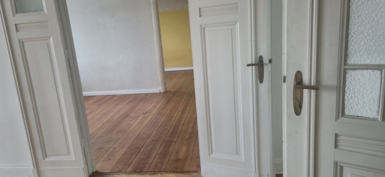 Platz der Luftbrücke Weitblick-Balkon-Lift anno 1920- Wohnung kein Reparaturstau