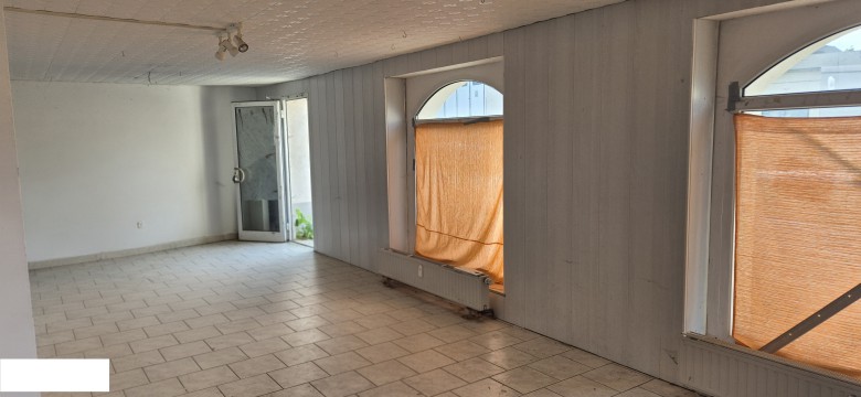 Laden trocken, Schaufenster, beheizt, WC