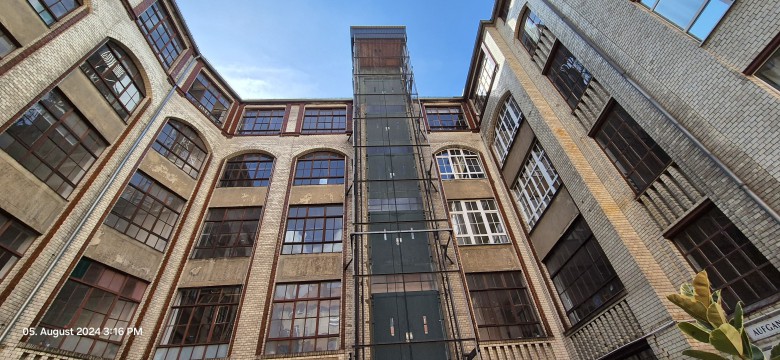 Loftgebäude in Kreuzkölln künftig mit Balkonen gewerblich