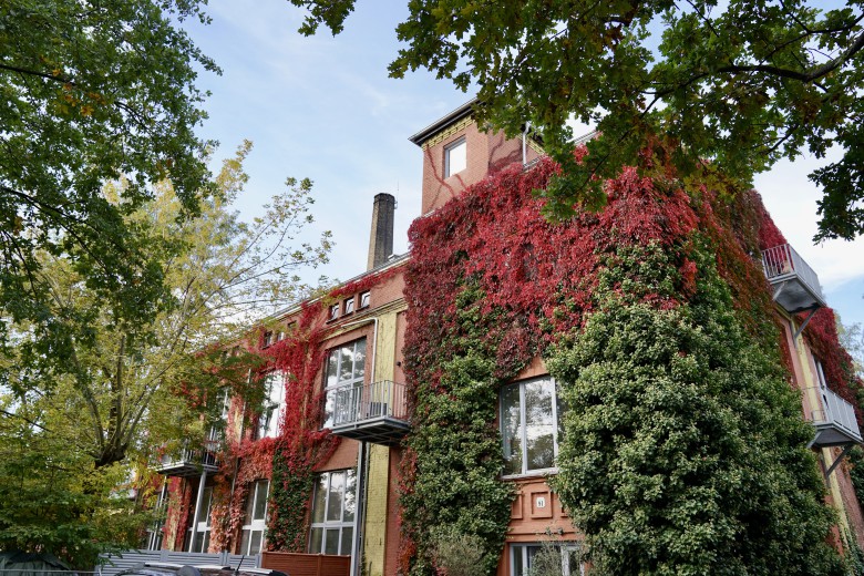Berlin Eiswerder Inselwohnung mit exklusivem Blick und Stellplätzen für Auto und Boot