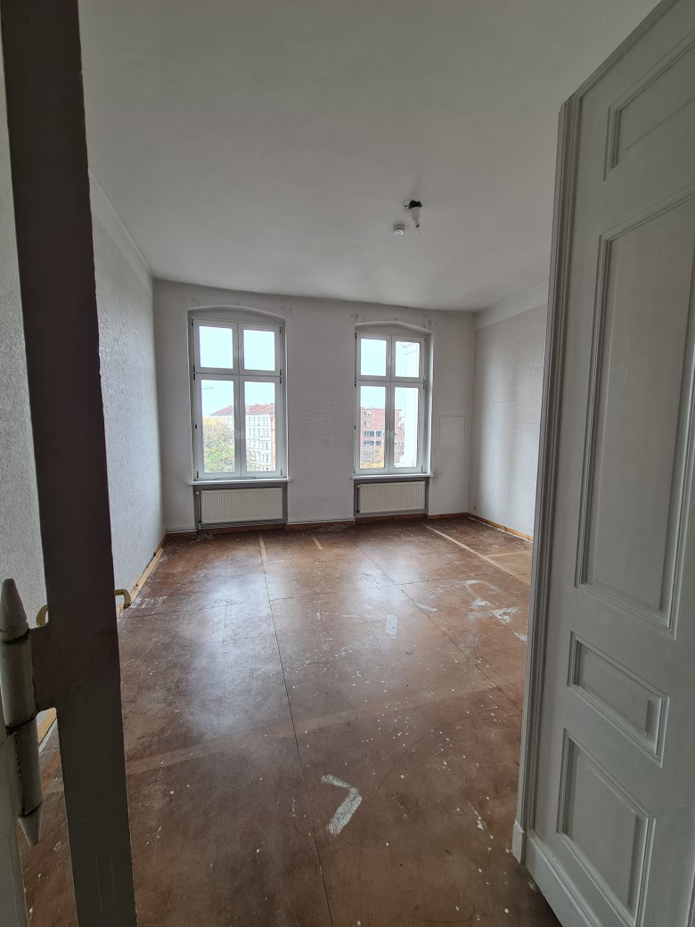 Historische 2-Zimmer-Wohnung in Berlin-Schöneberg – sanierungsbedürftig mit Entwicklungspotenzial