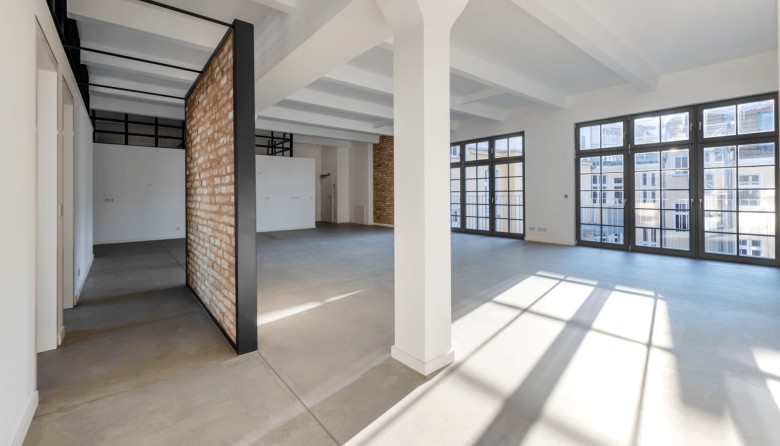 bezugfertige Lofts nahe Landwehrkanal Treptow Gartenhaus mit Balkonen und Aufzug